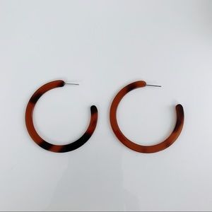 Tortoise shell hoop earrings